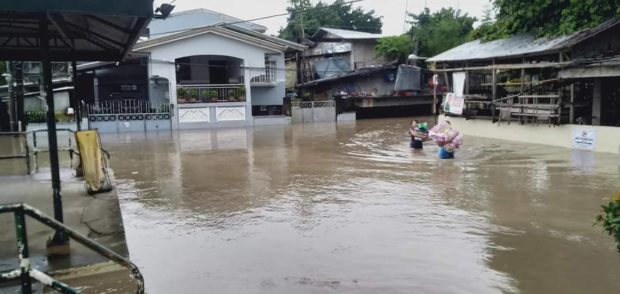 Bataan villages submerged in waist-deep flood