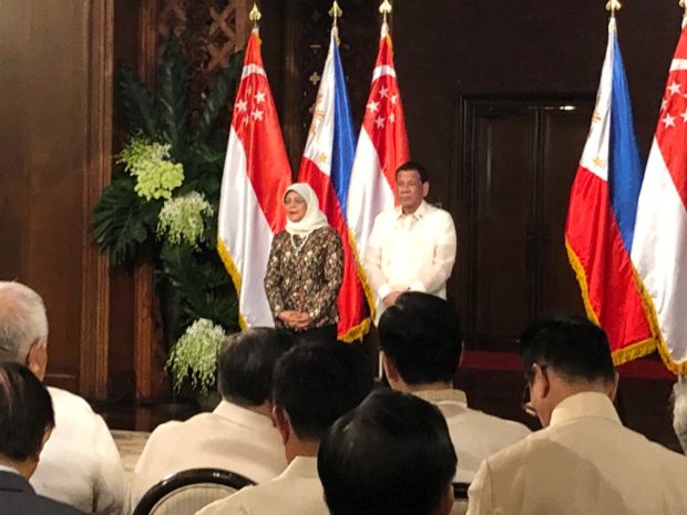 Duterte meets Singapore President Halimah in Malacañang
