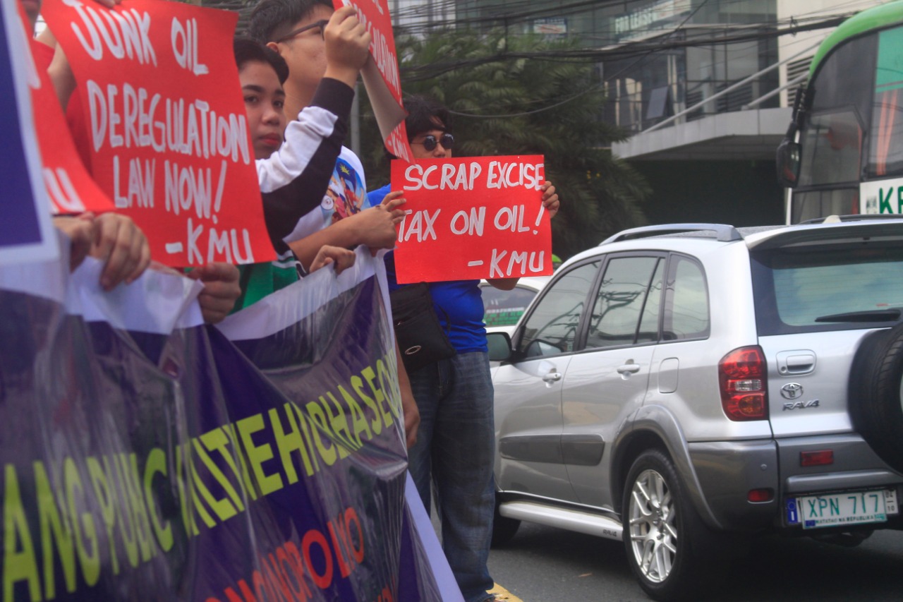 Jeepney drivers, operators hold transport strike | Inquirer News