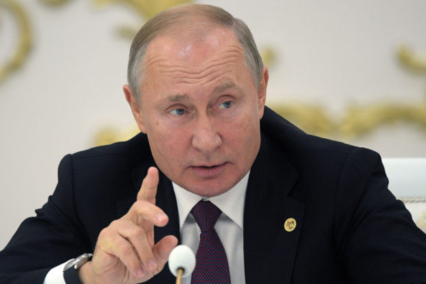 Russians spurn Sputnik shots, deaf to Putin's pleas