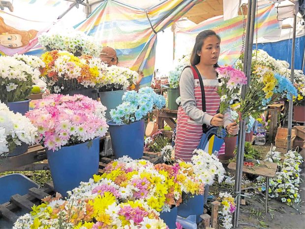 Prices of cut flowers soar ahead of ‘Undas’ holidays