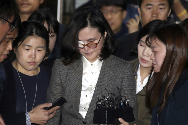  South Korean prosecutors arrest ex-minister's wife