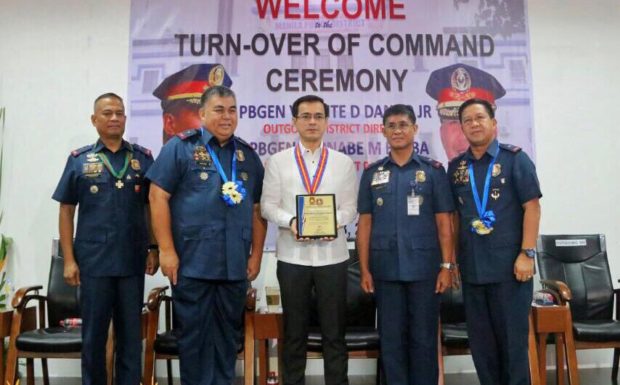 Brig. Gen. Bernabe Balba (rightmost) assumes post as the new director of the Manila Police District