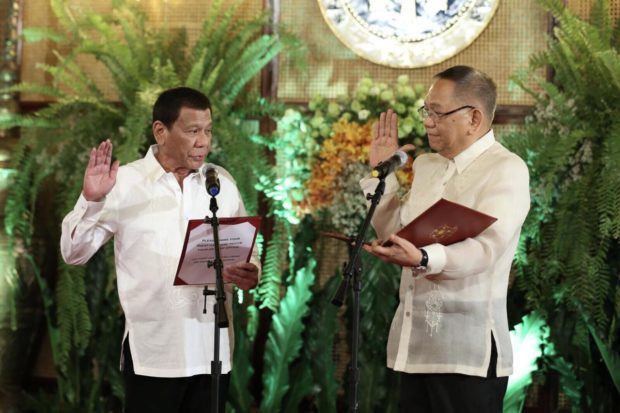 New Chief Justice Peralta takes oath before Duterte