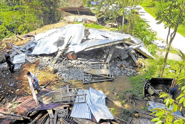 Trauma from quake stalls rebuilding