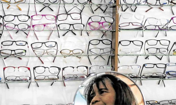 DOH wants PhilHealth eyeglasses subsidy for seniors, children