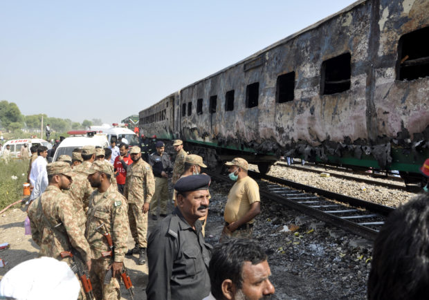 Pakistan to use DNA tests to identify train fire victims
