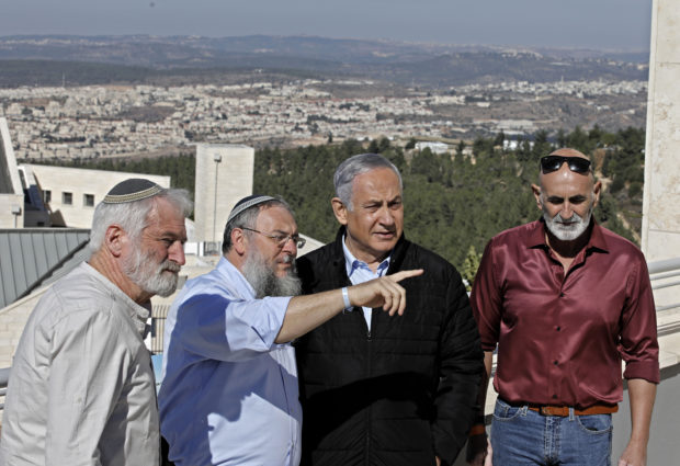  Netanyahu celebrates US settlement decision in West Bank