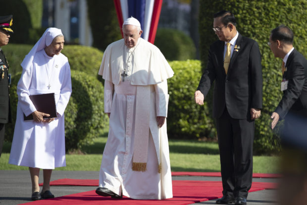 pope francis in thailand with second cousin