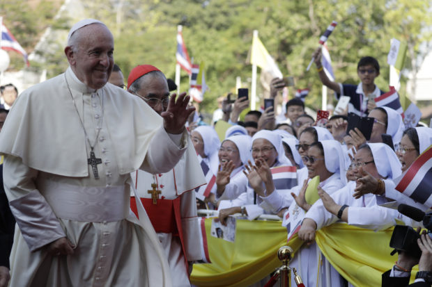  Pope urges Thais young and old to practice faith with joy