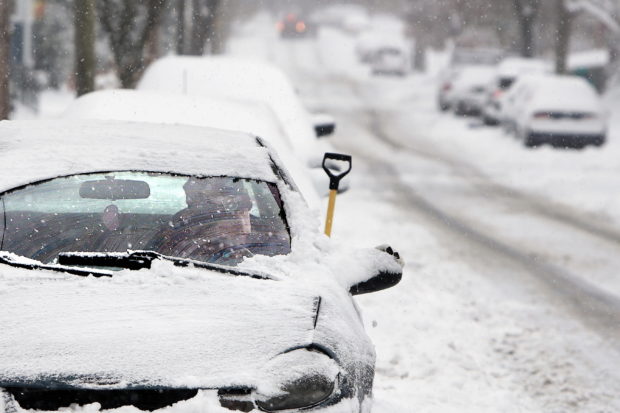  Lingering snowstorm wreaks havoc on Boston commute