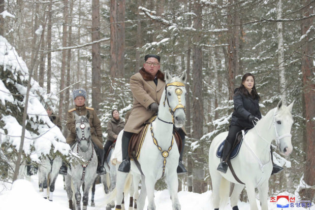  Kim again rides horse up sacred peak as nuke deadline nears