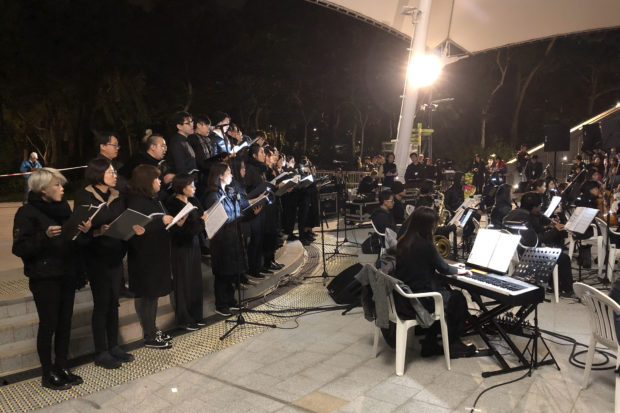 The people sing: 'Les Mis' soothes, breaks Hong Kong hearts