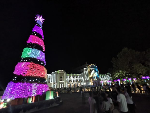 Christmas-inspired Quezon park offers comfort to typhoon survivors
