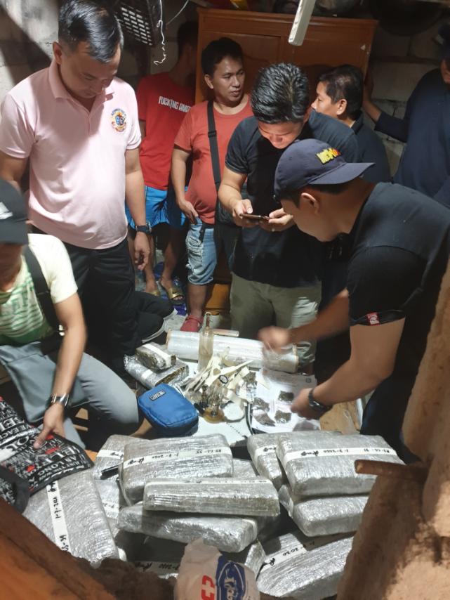 Items seized in Manila drug bust