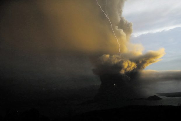 Fissuring around Taal Volcano indicates impending explosive eruption