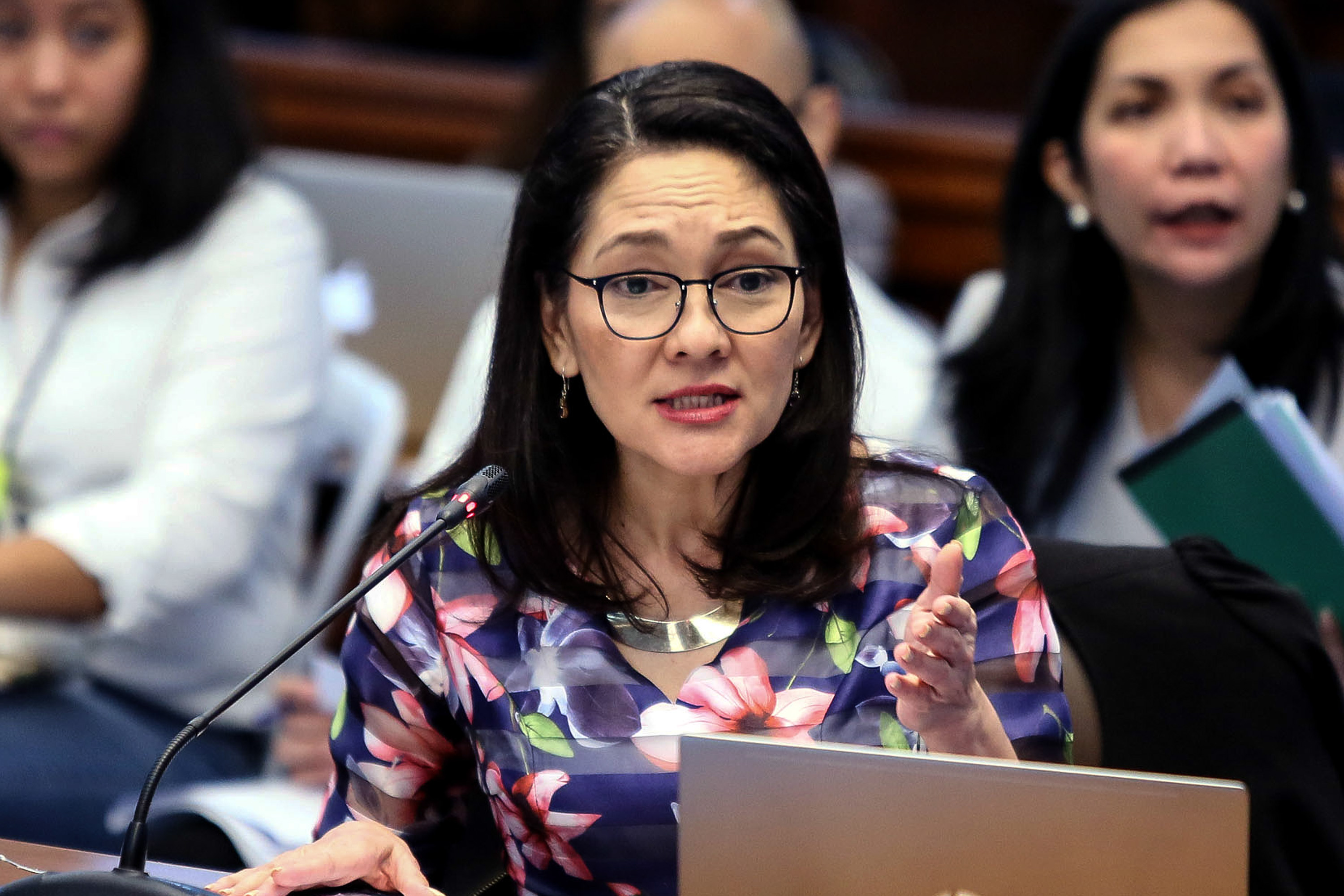Hontiveros: ‘Personnel within PNP’ possibly conniving with gangs in prostitution dens