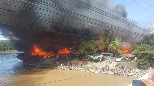 Fire razes 60 houses in Davao City