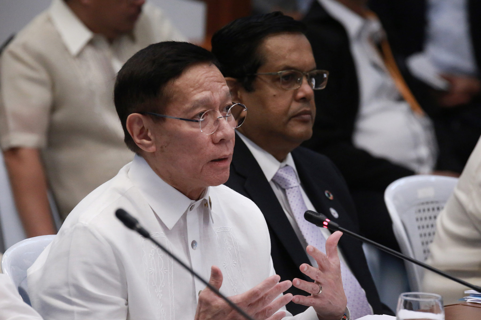 Senators hit DOH for 'failure of leadership' | Inquirer News