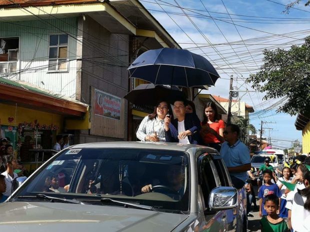 Townsfolk on Calauag, Quezon hail global singing sensation Marcelito Pomoy as a returning hero