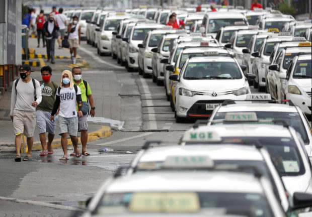 Snob taxi drivers making it worse for commuters – group