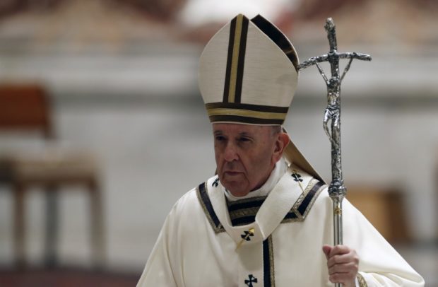 VATICAN-RELIGION-POPE-HEALTH-VIRUS-EASTER-HOLY-SATURDAY-VIGIL