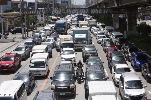Heavy traffic at the northbound lane in Balintawak, Quezon City on May 16, 2020, during the modified enhanced community quarantine. Niño Jesus Orbeta/Philippine Daily Inquirer