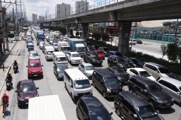 Heavy traffic at the northbound lane in Balintawak, Quezon City on May 16, 2020, during the modified enhanced community quarantine. Niño Jesus Orbeta/Philippine Daily Inquirer