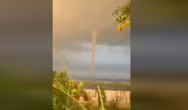 Watch: Waterspouts Seen At Laguna De Bay 