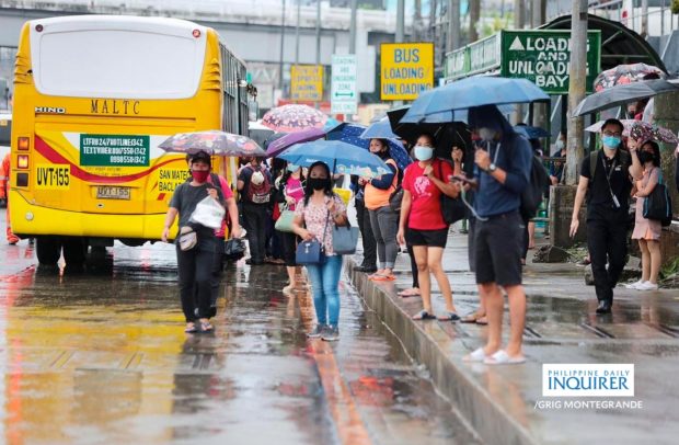 rainy day, rains, commuters, umbrella