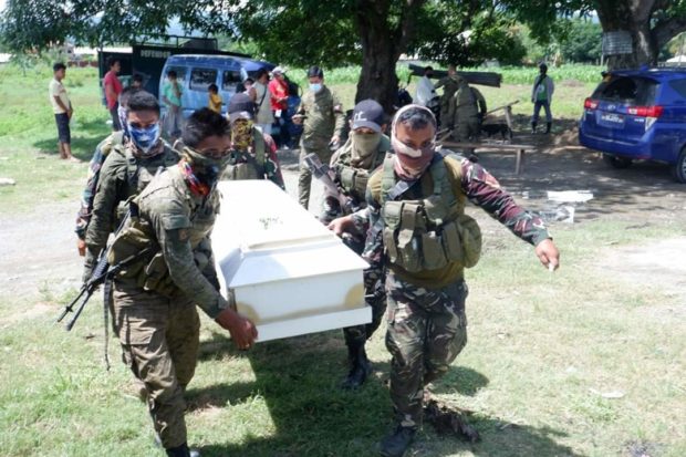 Army Troops Bury Suspected NPA Guerrilla Killed In Battle | Inquirer News