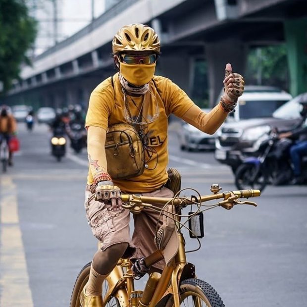 LOOK: Manila grandpa rides bicycle sporting ‘cool’ cycling terno