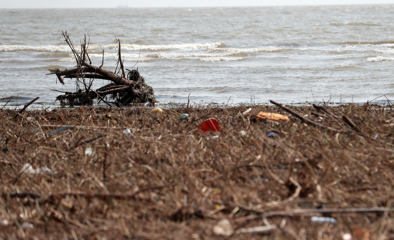 beach garbage typhoon