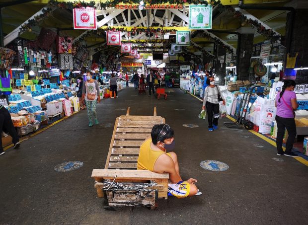 EMPTY MARKET. The quarantine has regulated traffic inside the Baguio City Public Market, which is due for a massive overhaul. Two retail giants are vying for its redevelopment. PHOTO BY EV Espiritu