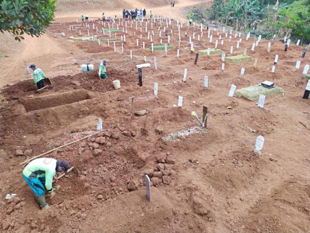 indonesia cemetery covid19 graves