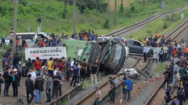  thailand train-bus collision 1