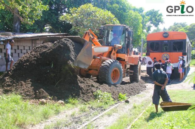 A Bicol-bound Philippine National Railways (PNR) train was derailed in Gumaca, Quezon which caused a two-hour traffic jam Saturday morning. The derailed train was conducting a test run along the Manila-Bicol route. CONTRIBUTED PHOTO
