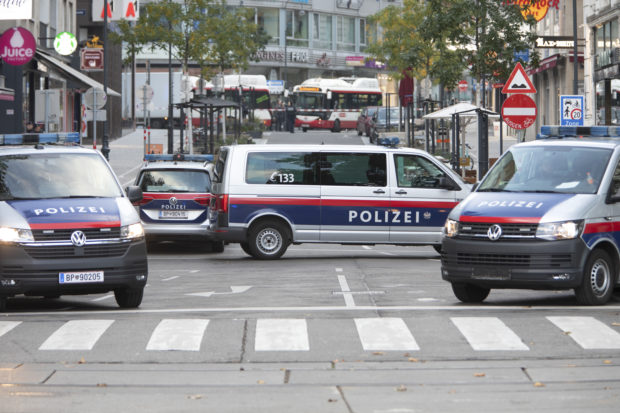Gunman at large after Vienna shooting rampage leaves at least 4 dead