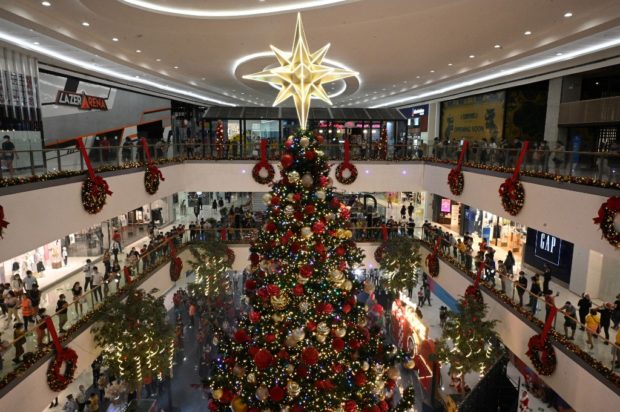  shopping malls extended hours