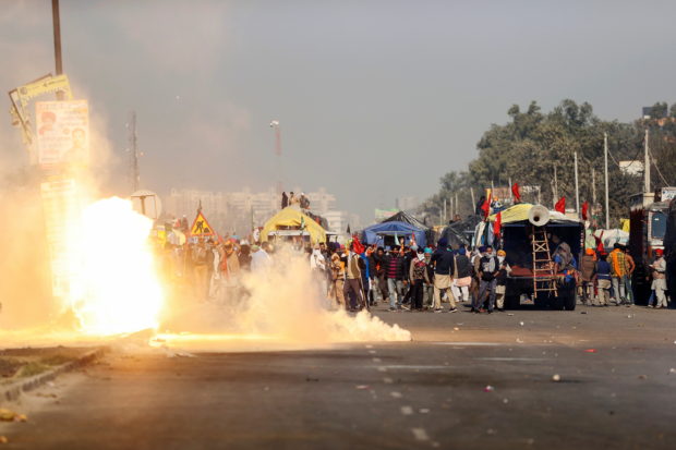 Clashes erupt as farmers blocked from entering Delhi to protest over new law
