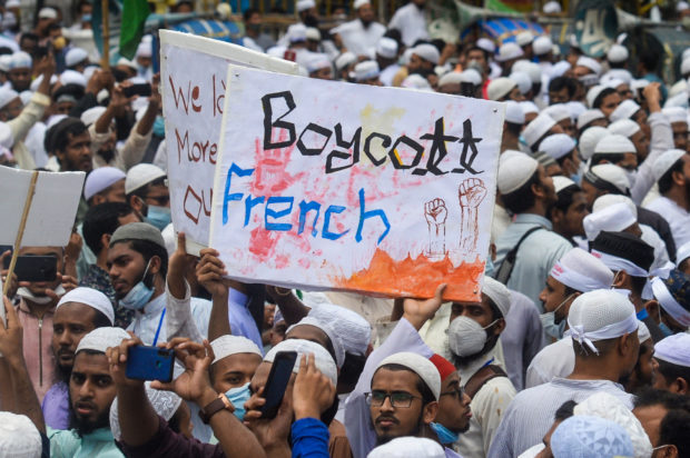 At least 50,000 take part in anti-France rally in Bangladesh