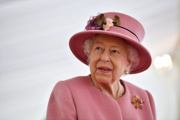 FILE PHOTO: Britain's Queen Elizabeth attends a drinks reception on the sidelines of the G7 summit, at the Eden Project in Cornwall, Britain June 11, 2021. Oli Scarff/Pool via REUTERS