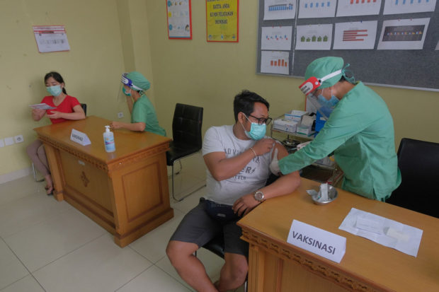  indonesia simulation covid19 vaccination