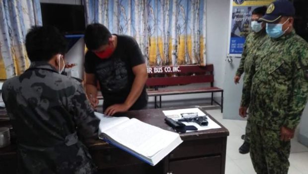 Cop shoots dead a mother and her son in Tarlac
