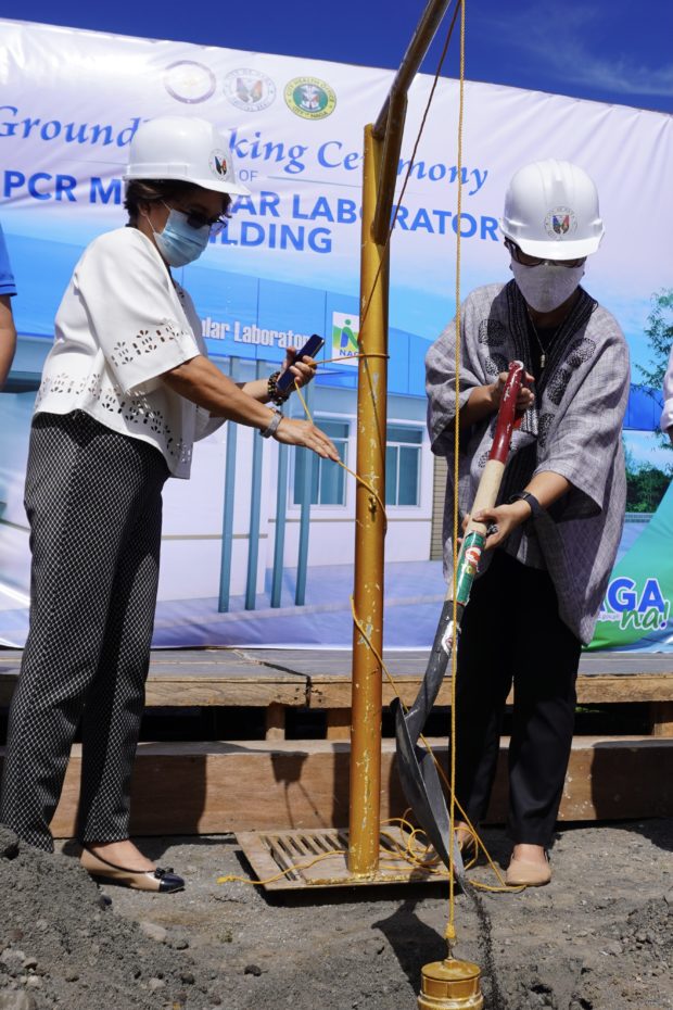 Robredo leads groundbreaking of Naga City COVID-19 testing lab