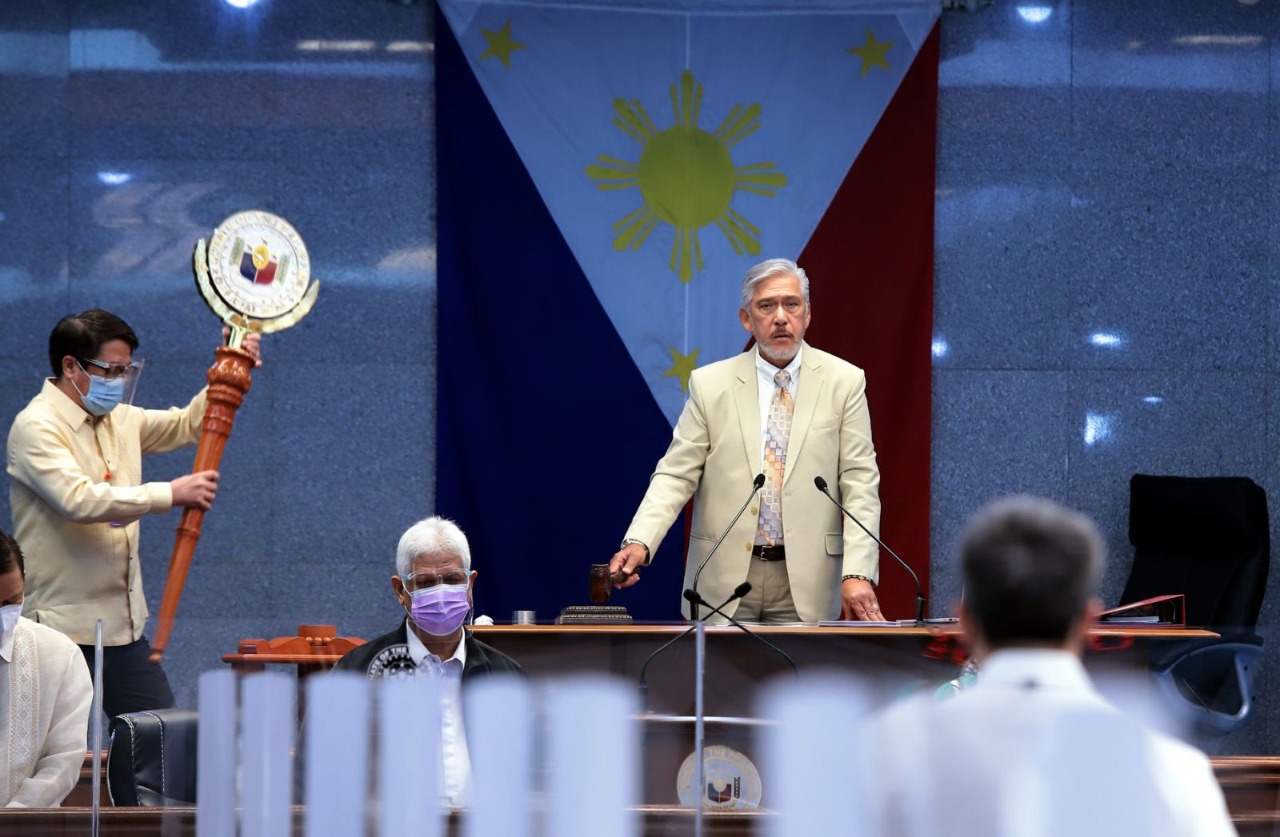 SOTTO PRESIDES 32ND SESSION: Senate President Vicente C. Sotto III presides over Monday’s hybrid plenary session, December 14, 2020. The Senate is set to go on recess for a month-long holiday break starting December 19 and will resume plenary proceedings on January 18, 2021. (Albert Calvelo/Senate PRIB)