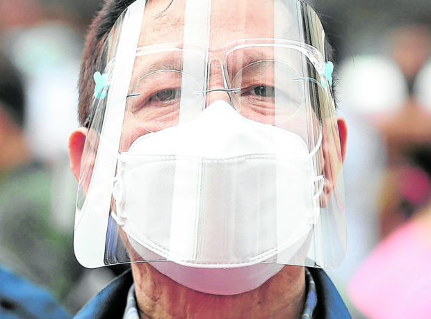 Gov’t to study ending face shield use once COVID-19 vaccination rate rises – Duque