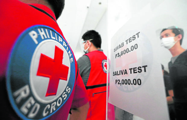 The Philippine Red Cross (PRC) on Thursday announced that the price of RT-PCR saliva and swab tests for COVID-19 is now 25 percent cheaper. 