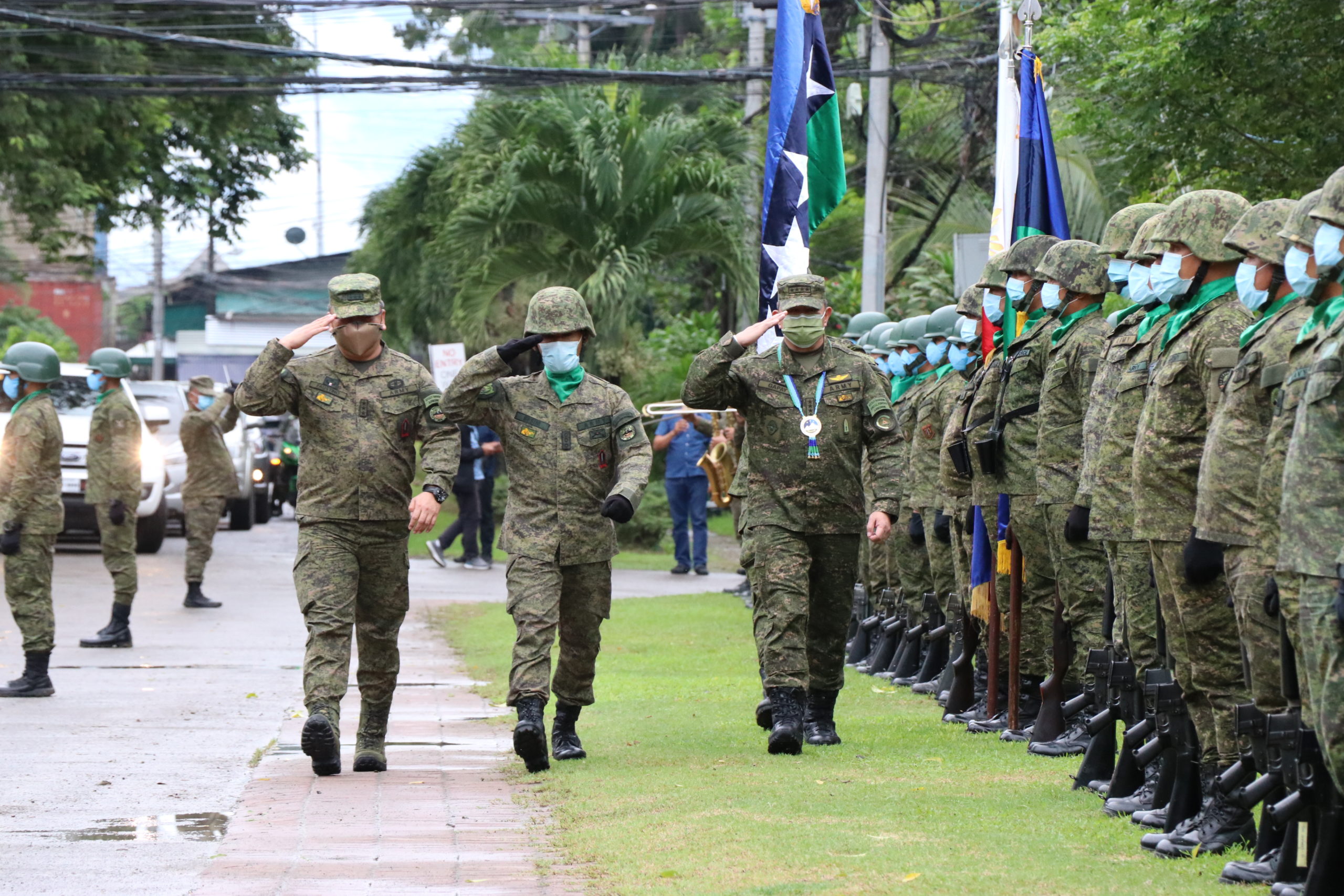 Gapay bids goodbye to troops in nostalgic visit to Eastern Mindanao ...