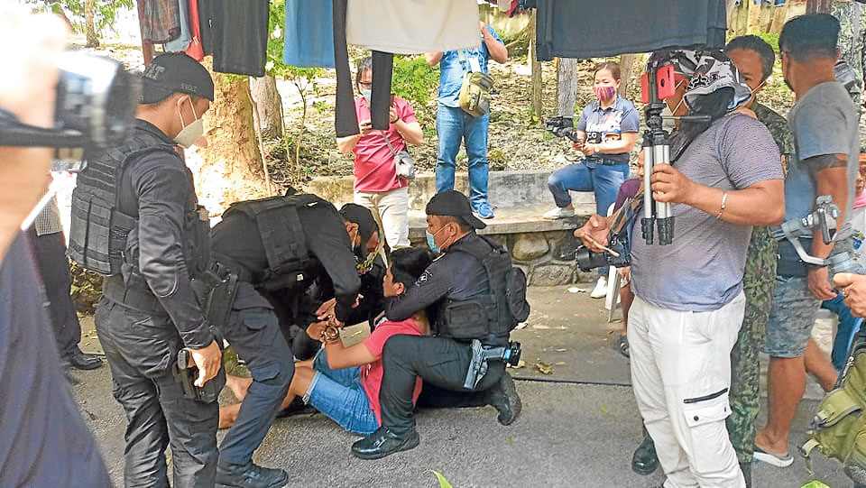 Cops in 'rescue' of lumad in Cebu City warned: Cooperate in House probe or be locked up